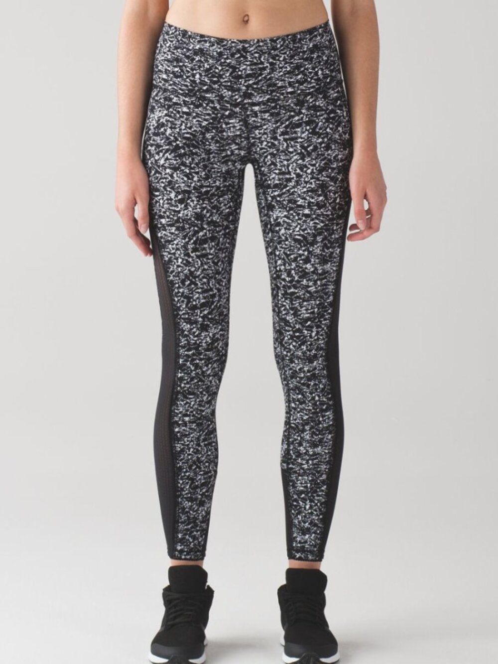 Lululemon Deep Breath Tight Iced Wave Black White Size 4
